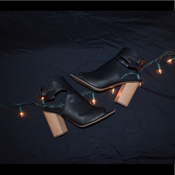 simply vera wang booties